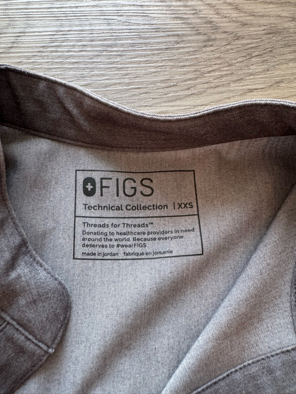 FIGS - Rafaela Scrub Top in Graphite Size XXS - Picture 2 of 3
